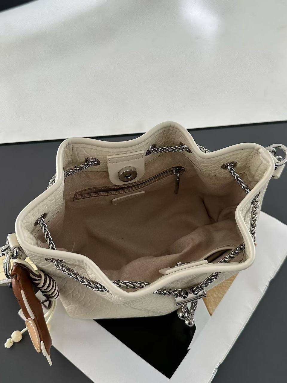 Elegant Bucket Shoulder Bag – White