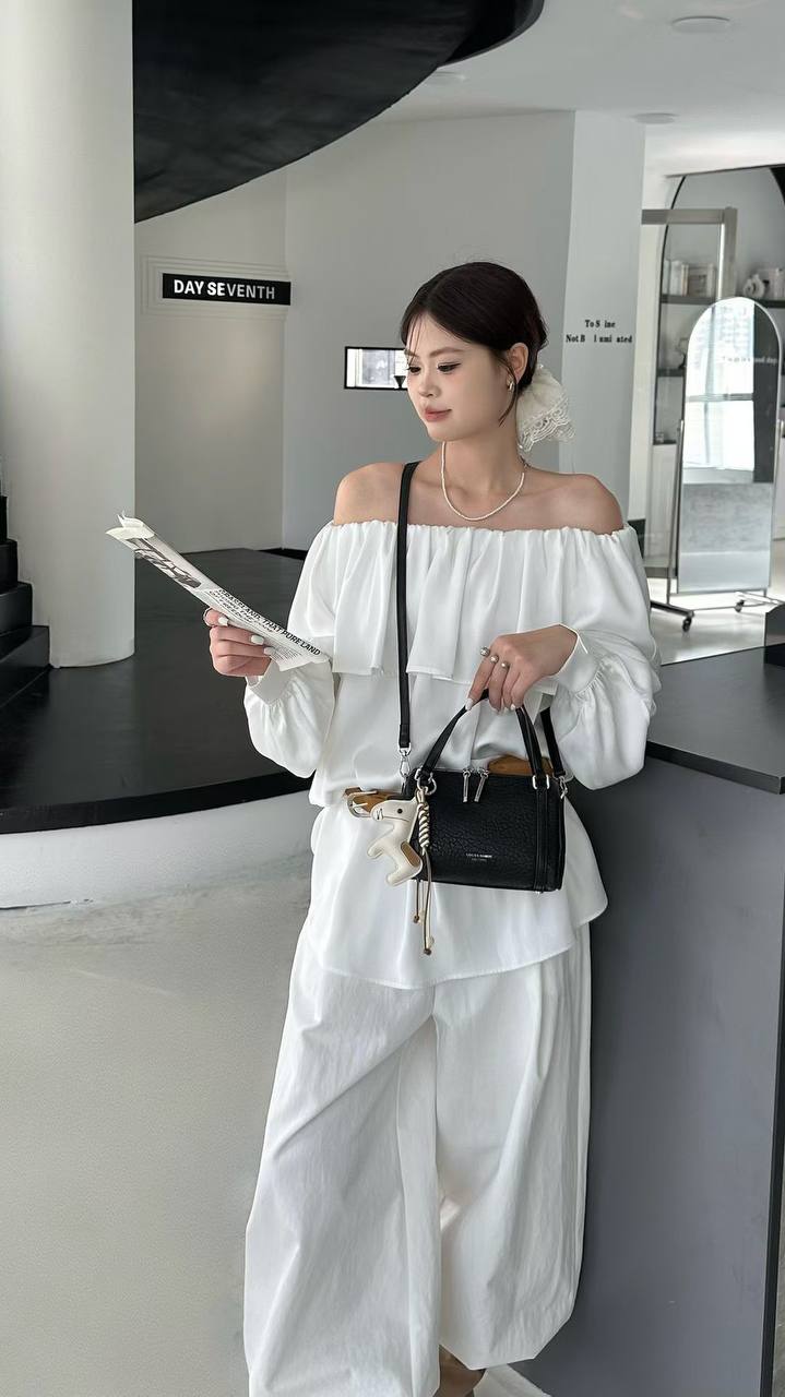Women's Elegant Black Boston Handbag
