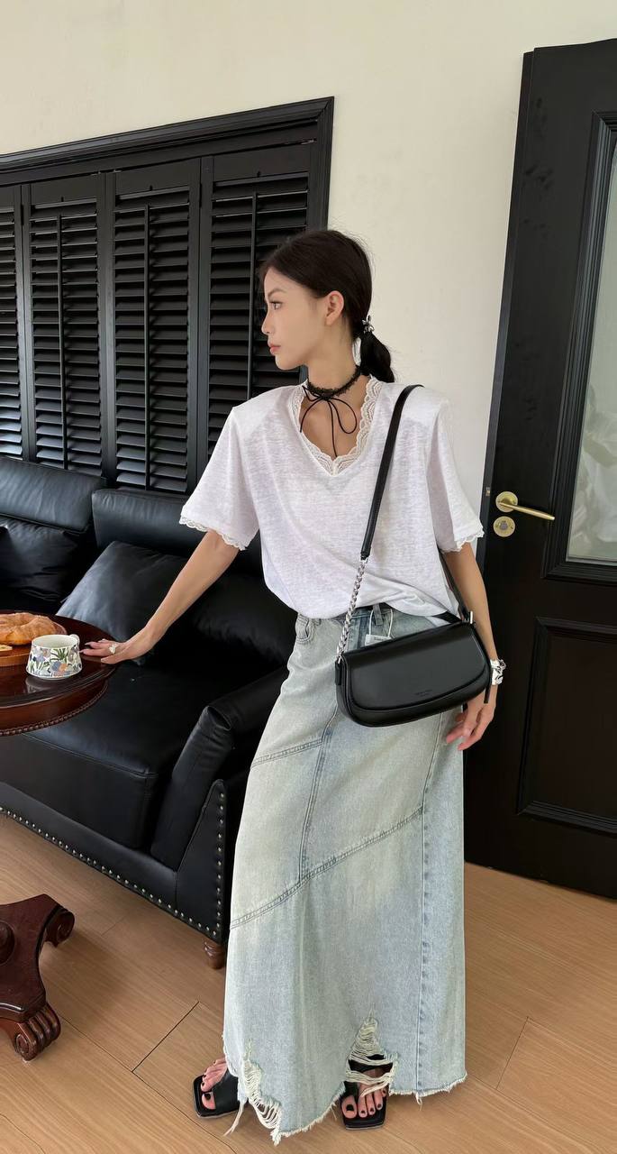 Classic Chain Shoulder Bag – Black