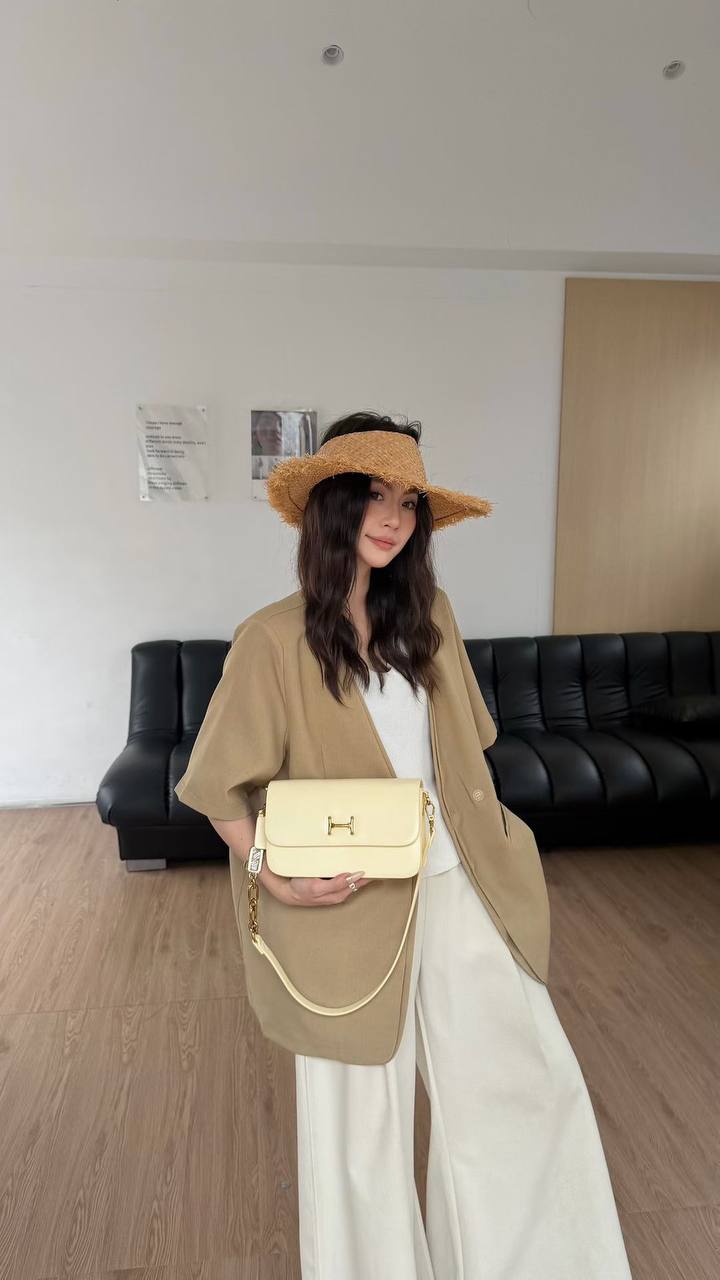 Elegant Chain Shoulder Bag – Cream