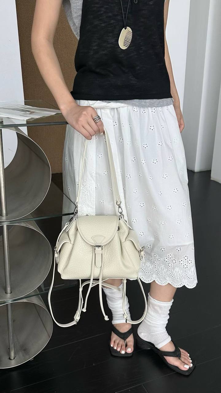 Women's Classic Multi-Pocket Drawstring Shoulder Bag - Off White