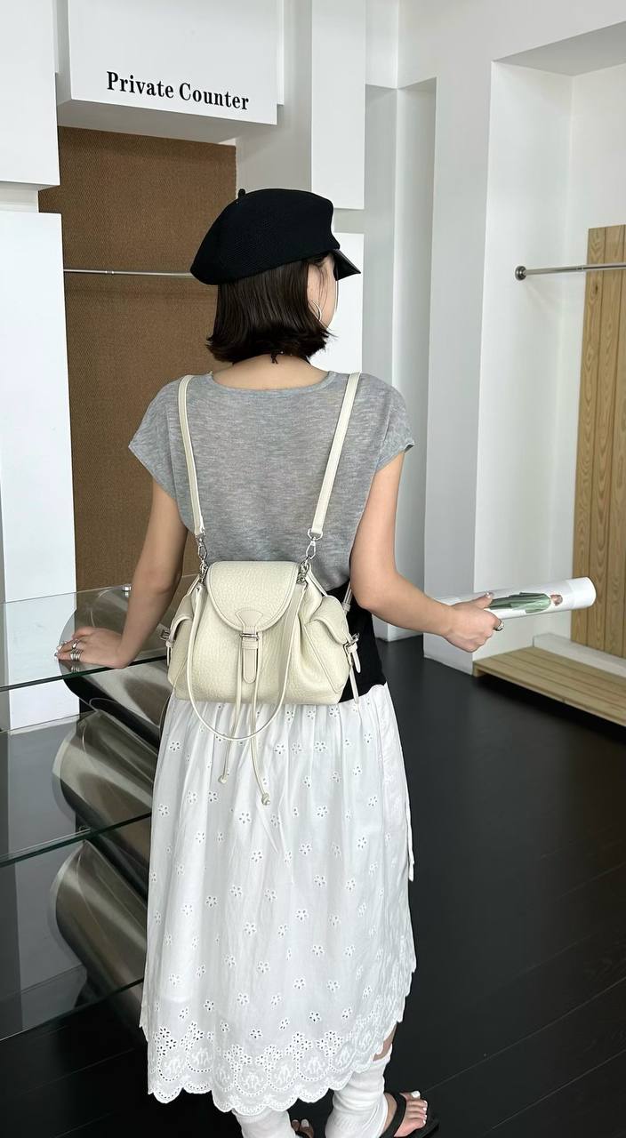 Women's Classic Multi-Pocket Drawstring Shoulder Bag - Off White