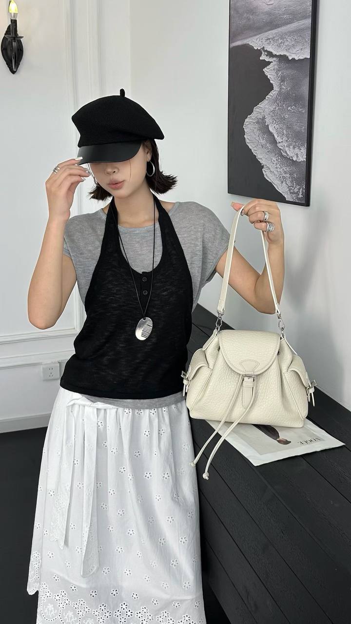 Women's Classic Multi-Pocket Drawstring Shoulder Bag - Off White