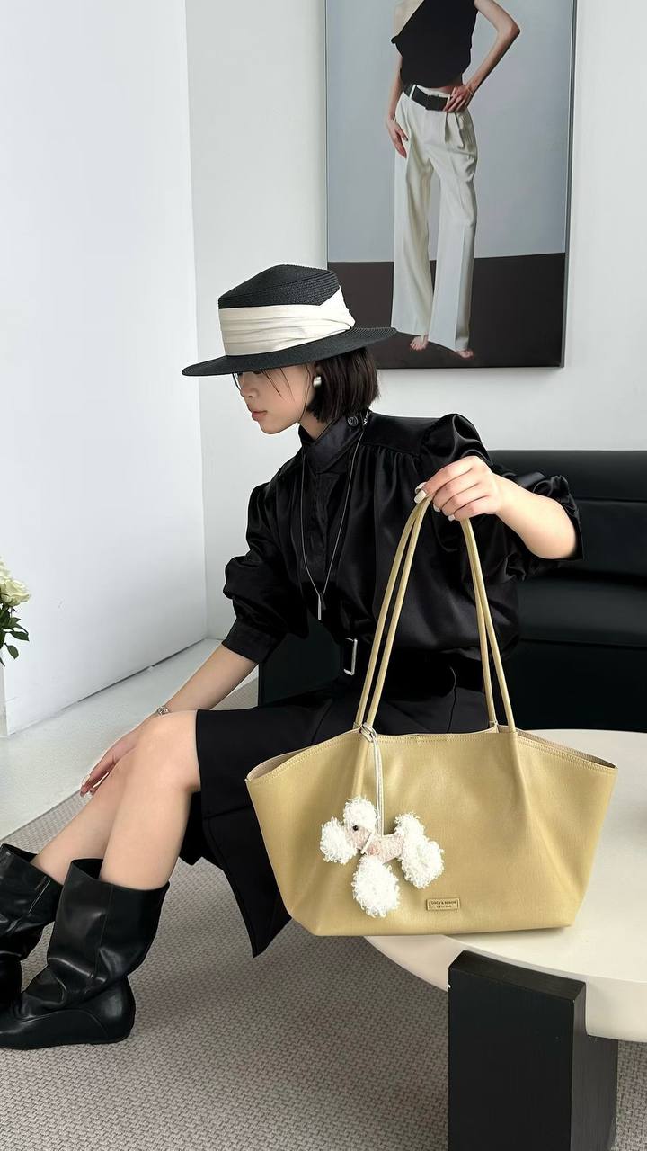 Classic Pom-Pom Tote Bag – Khaki